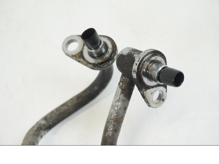 Extrabild5 på Oljekylslang från en Honda CB 750 -2002 motorcykel.