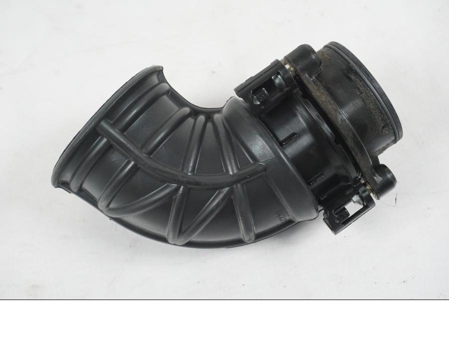 Framsidan på Luftrör från en MV Agusta Dragster -2014 motorcykel.