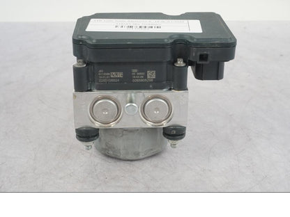 Snett uppifrån på ABS Modulator från en KTM 1290 Super Adventure R -2018 motorcykel.