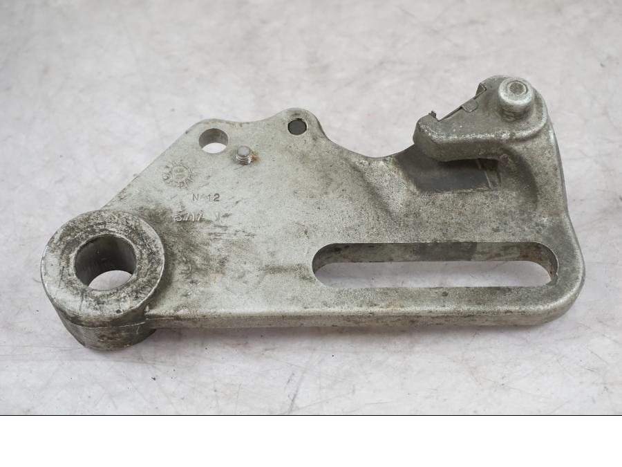 Snett uppifrån på Bromsoksfäste från en BMW F 800 GS -2009 motorcykel.