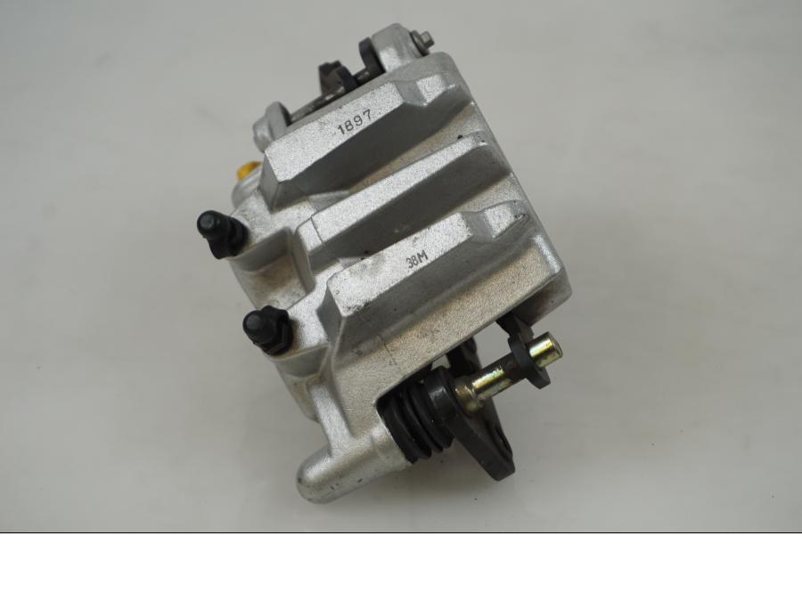 Vänster sida på Bromsok från en Kawasaki VN 1600 Mean Streak -2004 motorcykel.