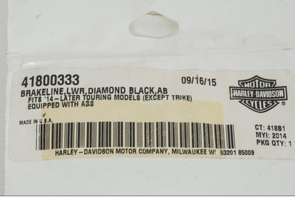 Baksidan på Bromsslang från en H-D Harley diverse -2014 motorcykel.