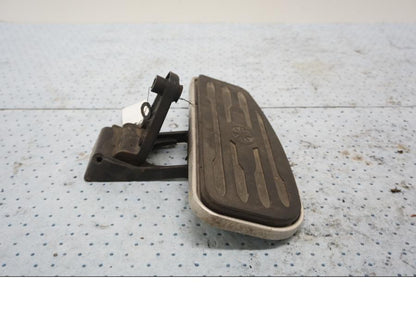 Höger sida på Fotplatta från en Yamaha XV 1600 -1999 motorcykel.