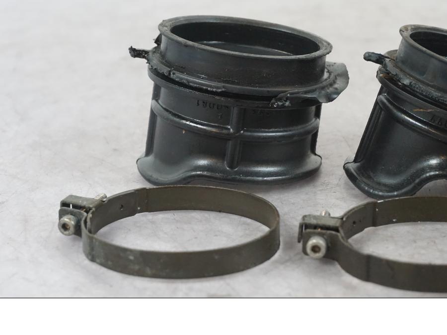 Snett uppifrån på Luftrör från en Kawasaki ZX-6R -2006 motorcykel.