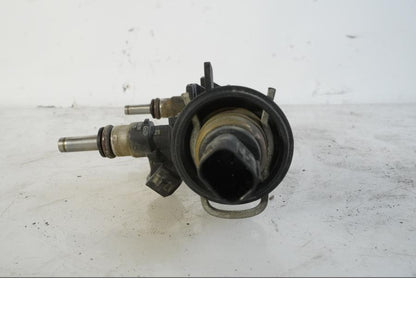 Höger sida på Fuel Rail från en BMW F 800 GS -2008 motorcykel.