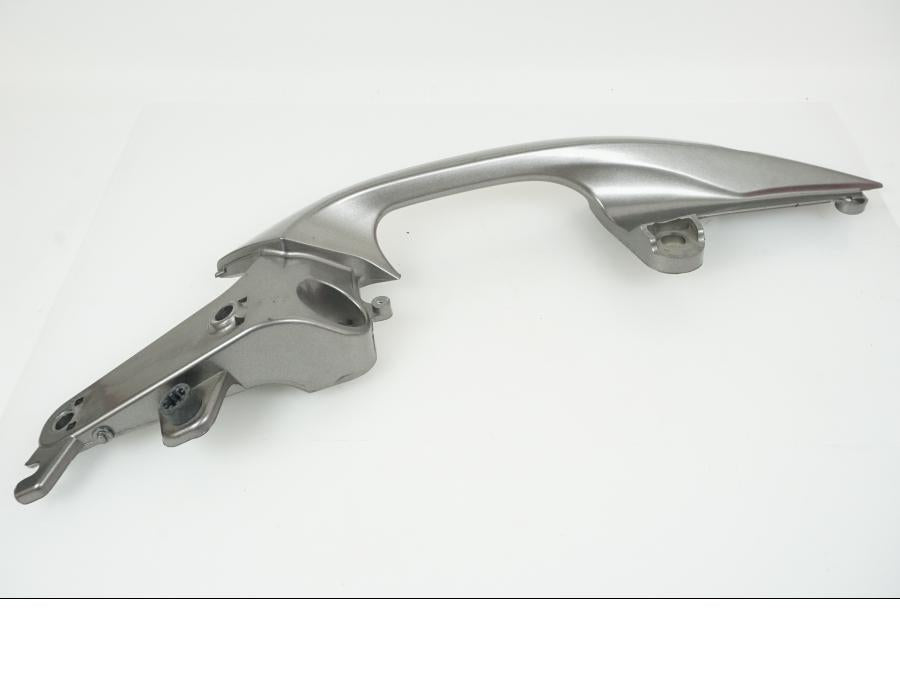 Höger sida på Passagerarhandtag från en Honda NT 700 -2008 motorcykel.