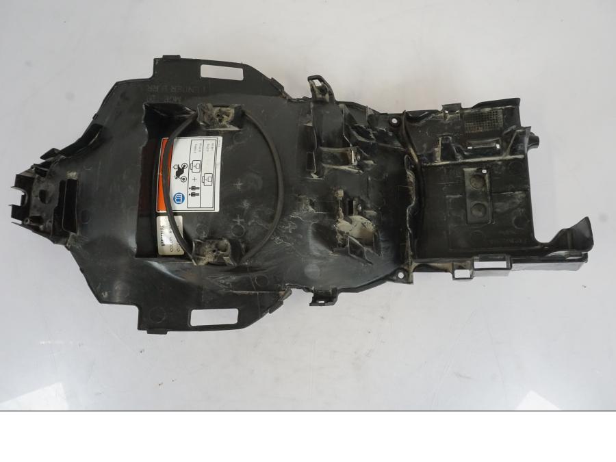 Baksidan på Undertail från en Honda VFR 1200 -2010 motorcykel.