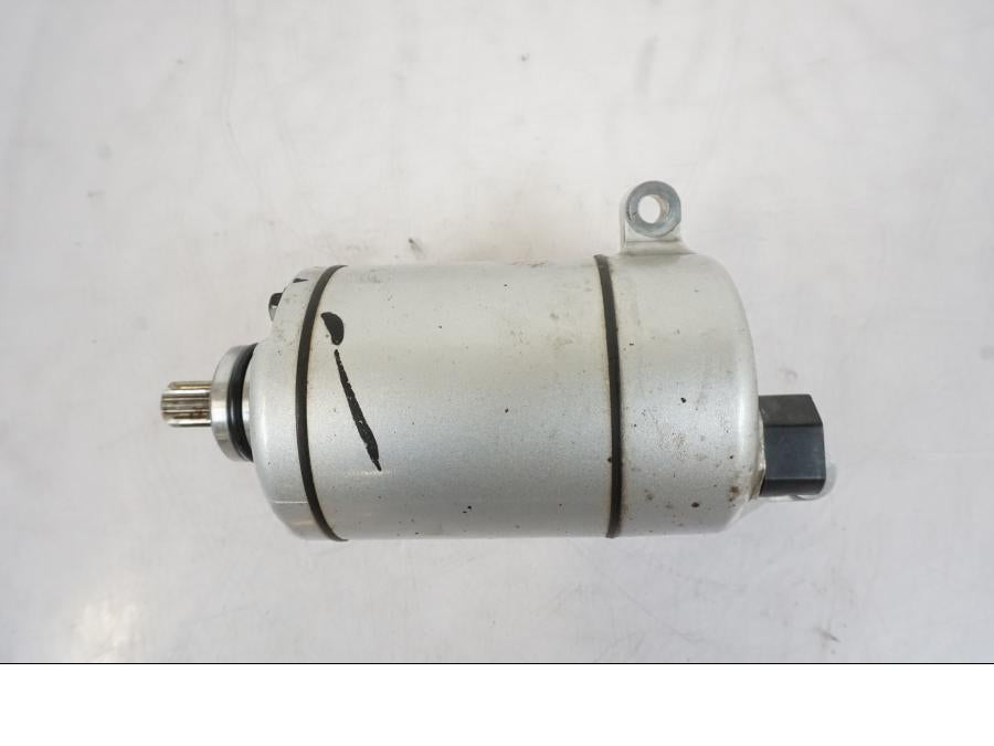 Vänster sida på Startmotor från en Honda VFR 1200 -2010 motorcykel.