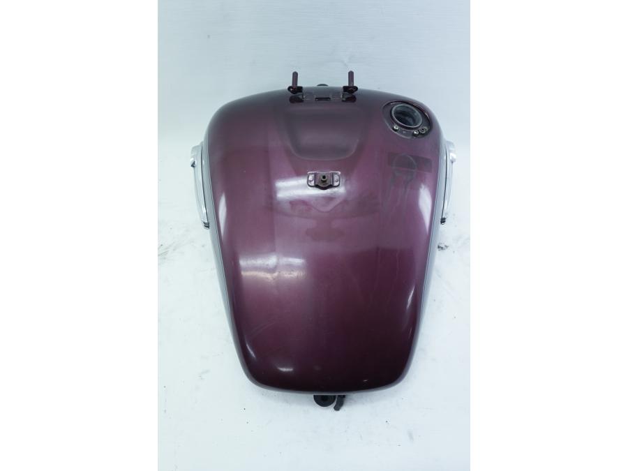 Höger sida på Bensintank från en Kawasaki VN 1500 Classic Tourer -2001 motorcykel.