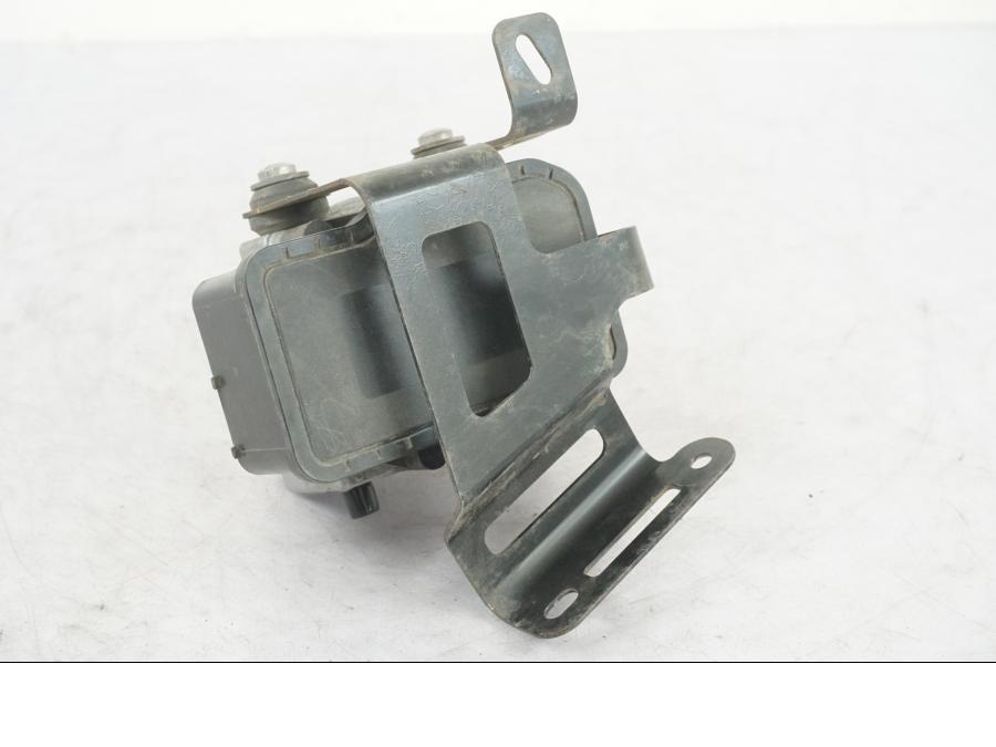 Extrabild2 på ABS Modulator från en Triumph Tiger Explorer -2013 motorcykel.