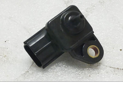 Baksidan på Mapsensor från en Kawasaki VN 1500 Mean Streak -2003 motorcykel.