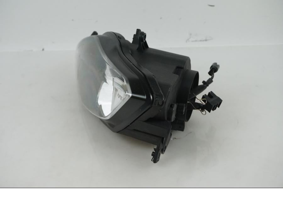 Höger sida på Strålkastare från en BMW S 1000 XR -2016 motorcykel.