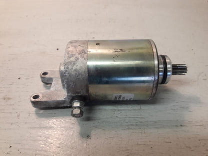 Framsidan på Startmotor från en Aprilia RS 125 -2017 motorcykel.