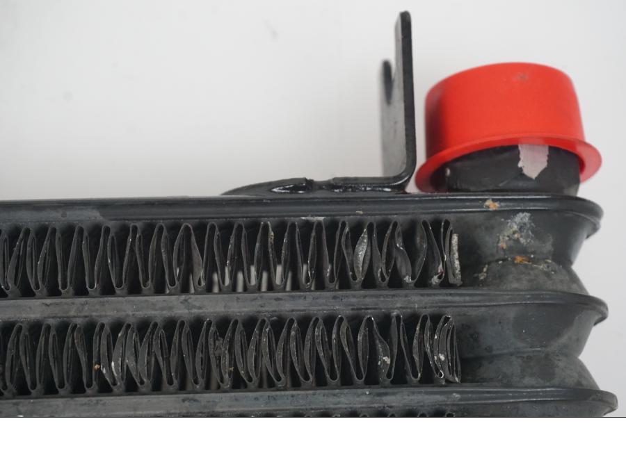 Höger sida på Oljekyl från en Yamaha XJ 900 -1997 motorcykel.