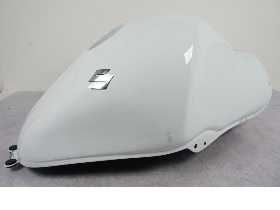 Vänster sida på Bensintank från en Suzuki GSX 1300 RX -1999 motorcykel.