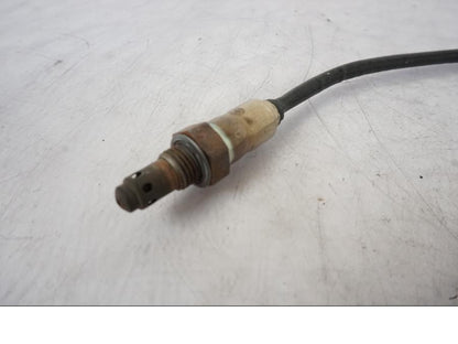 Höger sida på Lambdasond från en KTM 1290 Super Duke R -2023 motorcykel.