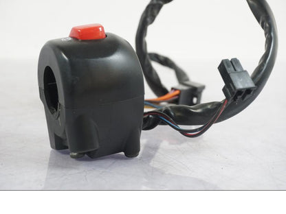 Extrabild3 på Styrelreglage från en Suzuki GSX 1300 RX -1999 motorcykel.