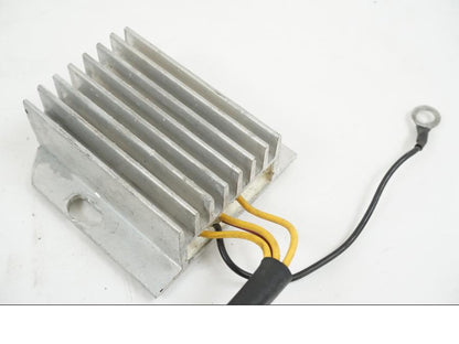 Höger sida på Generator från en Suzuki GS 1000 -1978 motorcykel.