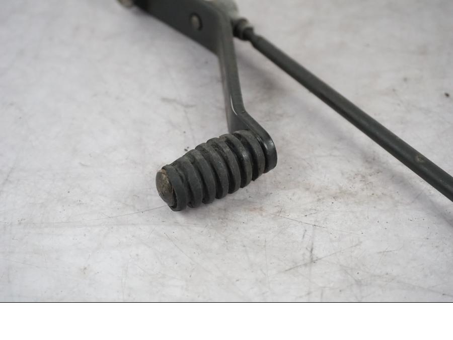 Baksidan på Växelpedal från en Triumph Tiger Explorer -2016 motorcykel.