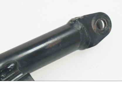 Baksidan på Parallellstag från en Yamaha XJ 900 -1997 motorcykel.