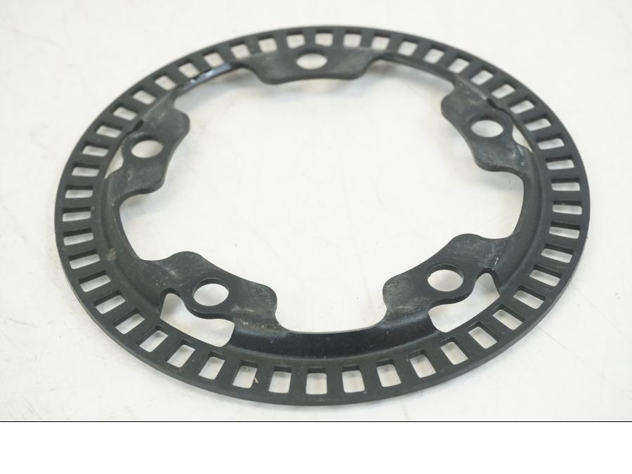 Baksidan på ABS krans från en Ducati Hyperstrada -2013 motorcykel.