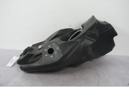 Framsidan på Bensintank från en BMW F 800 R -2018 motorcykel.