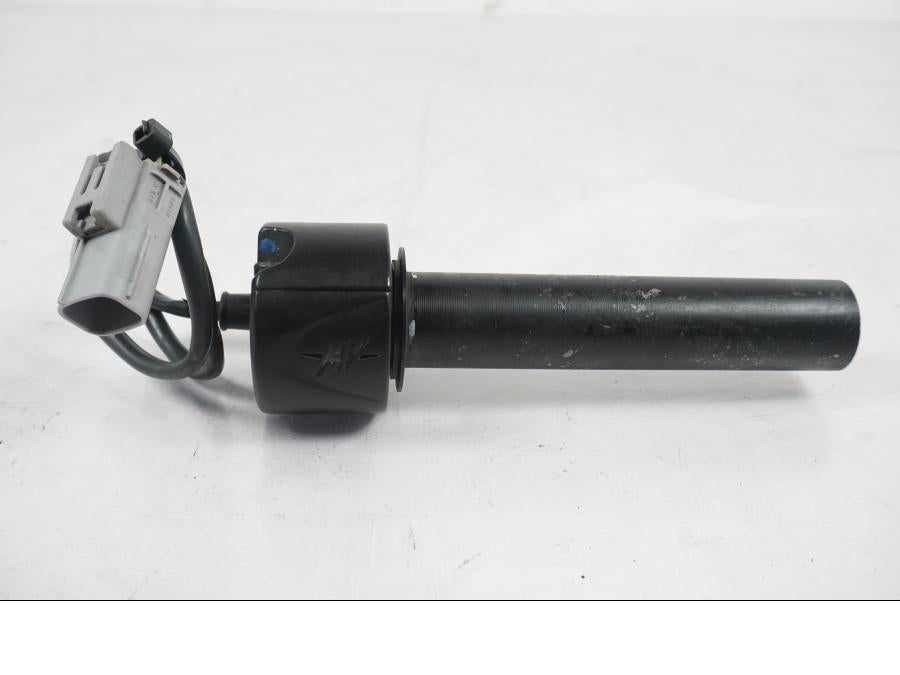 Vänster sida på Gasklo från en MV Agusta Dragster -2014 motorcykel.