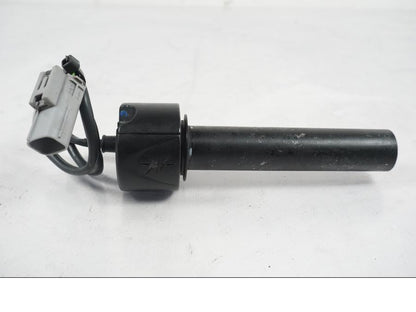 Vänster sida på Gasklo från en MV Agusta Dragster -2014 motorcykel.