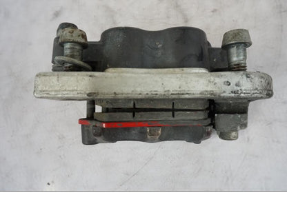 Snett nerifrån på Bromsok från en BMW R 1150 GS -2002 motorcykel.