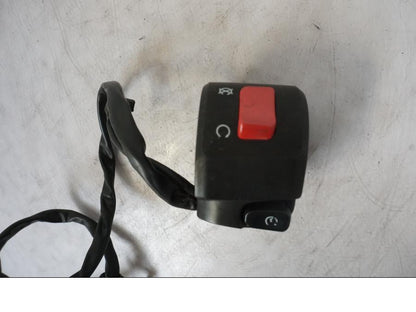 Framsidan på Styrelreglage från en Kawasaki Versys 650 -2014 motorcykel.