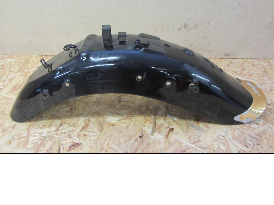 Framsidan på Bakskärm från en Suzuki VS 1400 -1993 motorcykel.