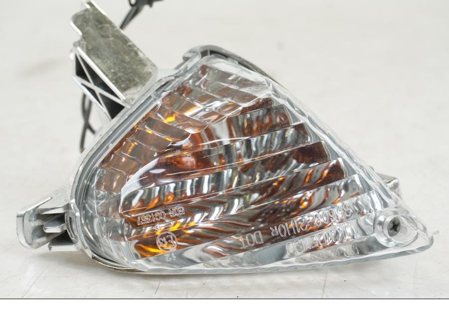 Höger sida på Blinkers från en Suzuki GSX-R 750 -2008 motorcykel.