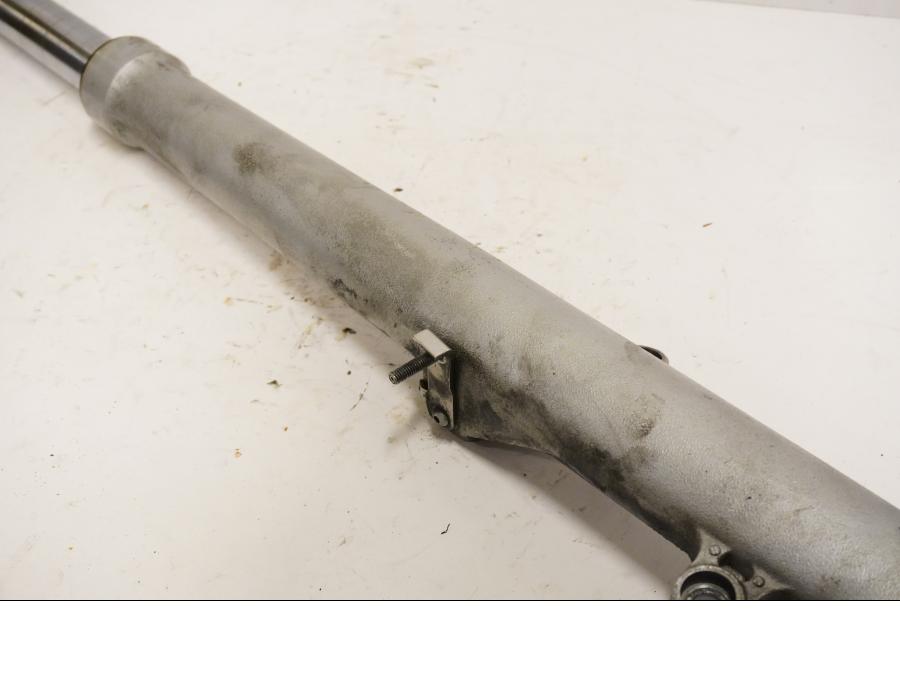 Höger sida på Gaffelben från en BMW R 1100 RT -2000 motorcykel.