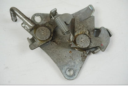 Baksidan på Sadellåsmekanism från en Honda CBR 125 R -2006 motorcykel.