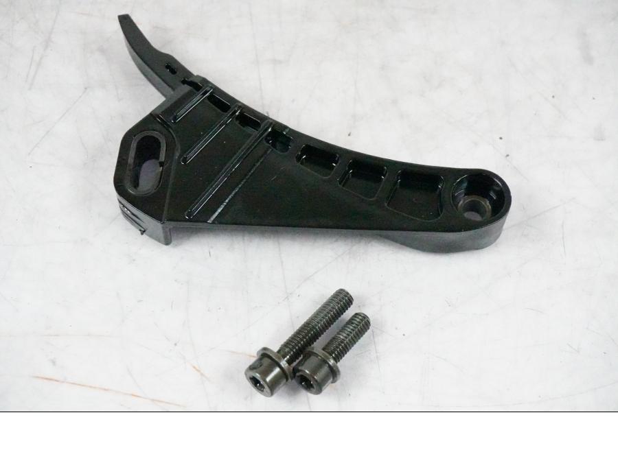 Framsidan på Oljepump från en BMW K 1200 S -2005 motorcykel.