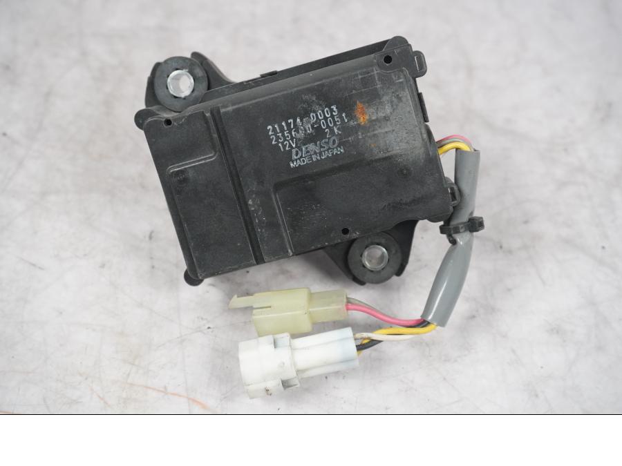 Framsidan på Avgasspjällmotor från en Kawasaki ZX-10R -2008 motorcykel.