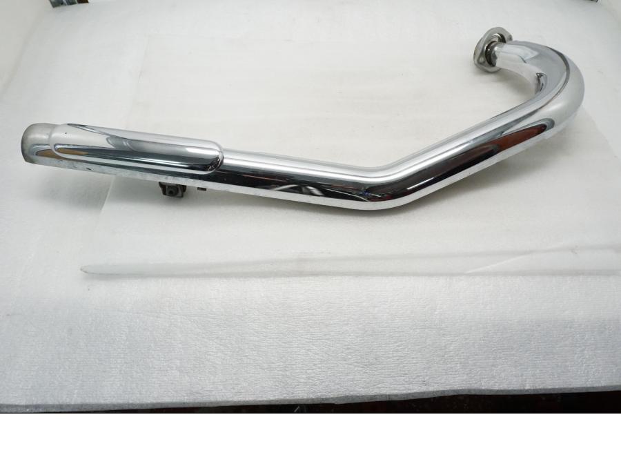 Framsidan på Grenrör från en Yamaha XVZ 13TD -1999 motorcykel.