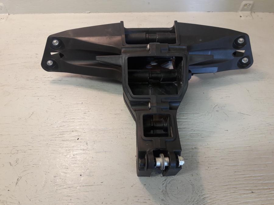 Baksidan på Toppkåpstag från en Aprilia RS 125 -2017 motorcykel.