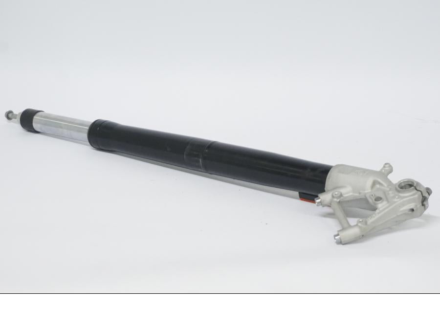 Höger sida på Gaffelben från en BMW R 1250 GS -2022 motorcykel.