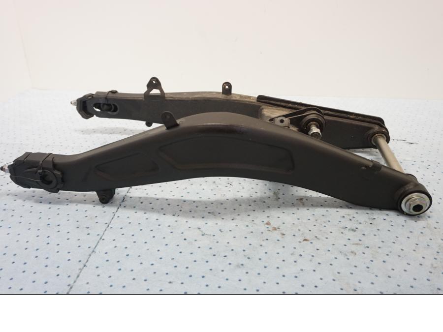 Framsidan på Sving från en Kawasaki Z 650 ABS -2020 motorcykel.