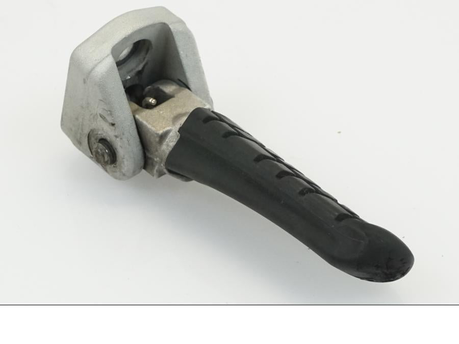 Vänster sida på Fotpinne från en KTM 690 Duke -2012 motorcykel.