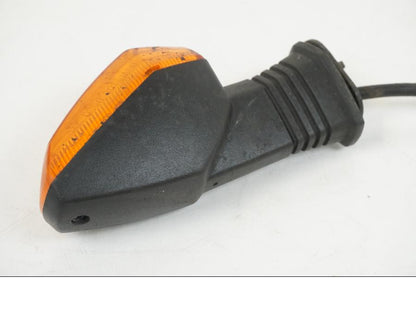 Snett nerifrån på Blinkers från en Suzuki GSX-R 1000 -2003 motorcykel.