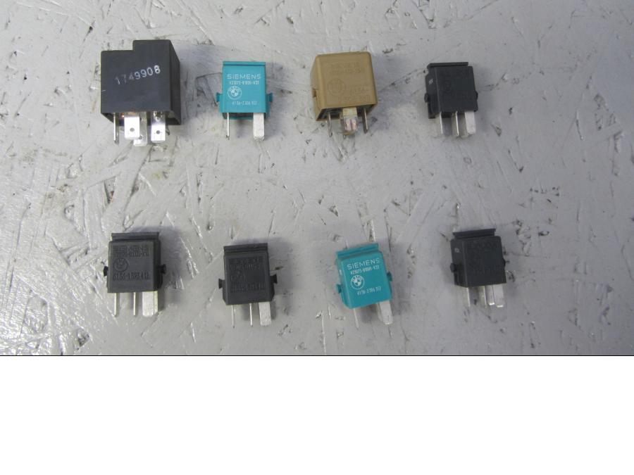 Framsidan på Relä från en BMW R 1200 C -2002 motorcykel.