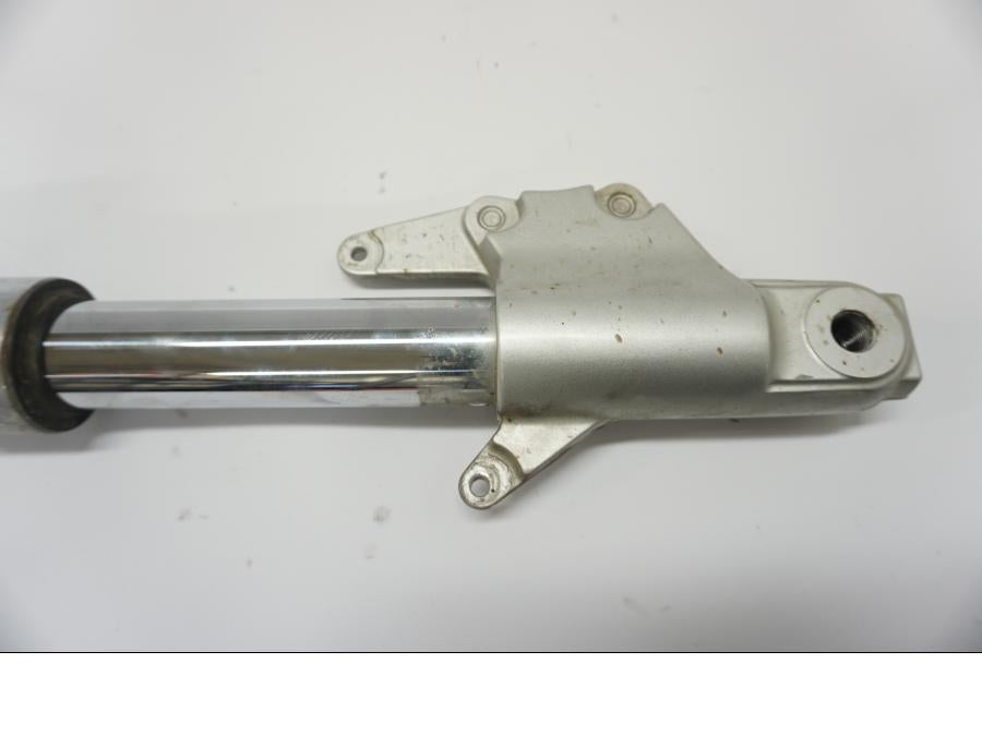 Höger sida på Gaffelben från en Suzuki VZ 800 -1998 motorcykel.