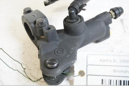 Höger sida på Bromshuvudcylinder från en Aprilia SL 1000 Falco -2000 motorcykel.