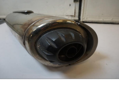 Snett uppifrån på Ljuddämpare från en BMW F 650 CS -2002 motorcykel.