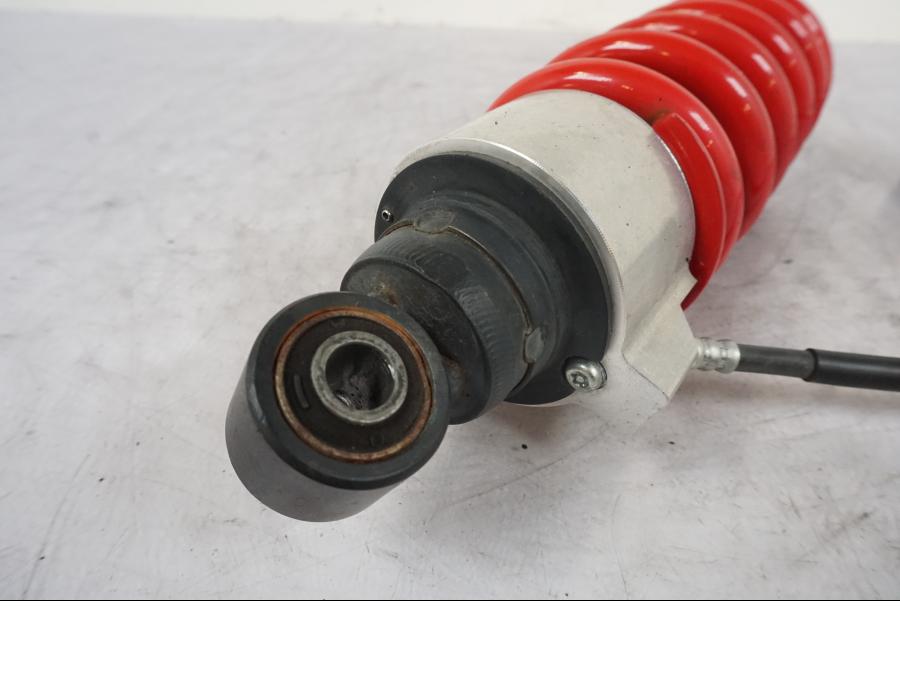 Höger sida på Stötdämpare från en Kawasaki Versys 650 -2014 motorcykel.