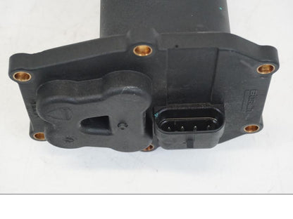 Extrabild5 på Bensinpump insprut från en Ducati Streetfighter V4 -2020 motorcykel.