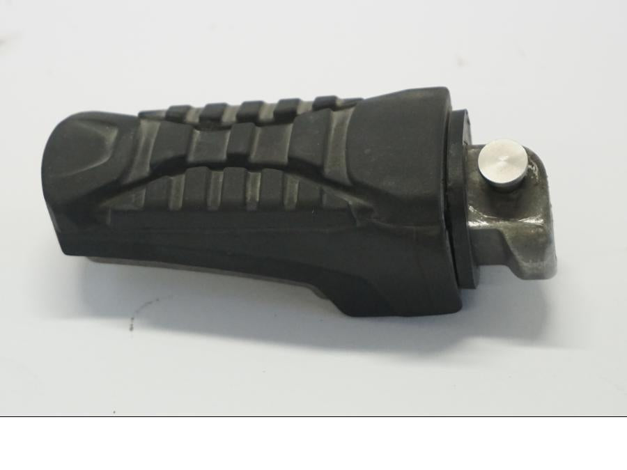 Framsidan på Fotpinne från en BMW R 1250 GS -2019 motorcykel.