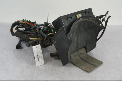 Baksidan på Kabelstam från en BMW R 1100 GS -1998 motorcykel.